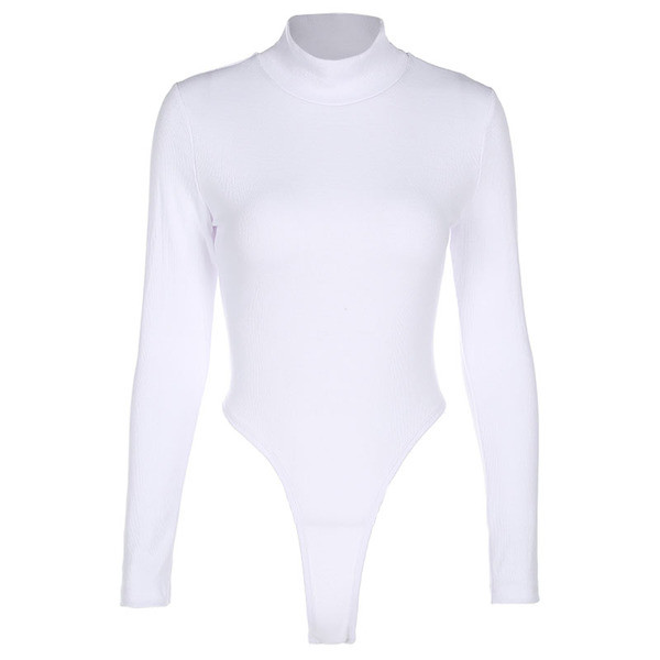 Body de dama in alb intr-un model simplu cu decolteu in O