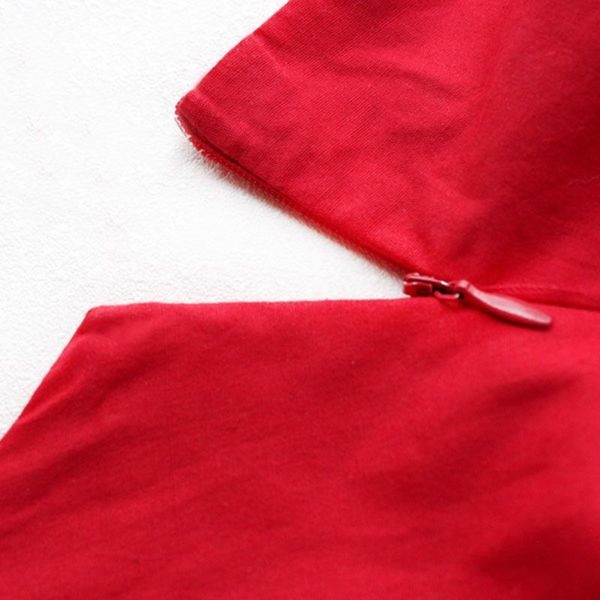 Női nyári ruha V-nyakkal és keresztpántokkal a hátán