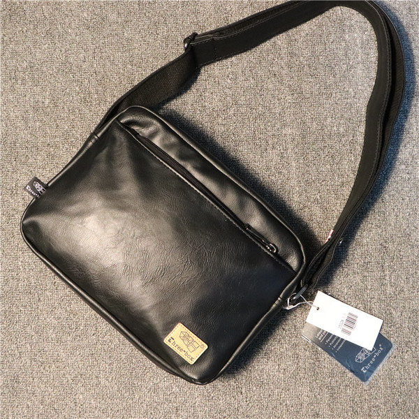 Stílusos férfi eco-bőr táska hosszú füllel, mindennapi használatra