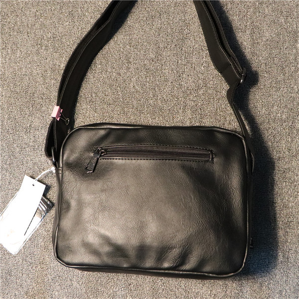 Stílusos férfi eco-bőr táska hosszú füllel, mindennapi használatra