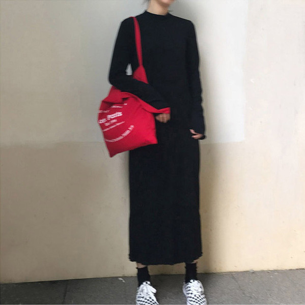 Rochie lungă de damă, lejer, curată, în negru