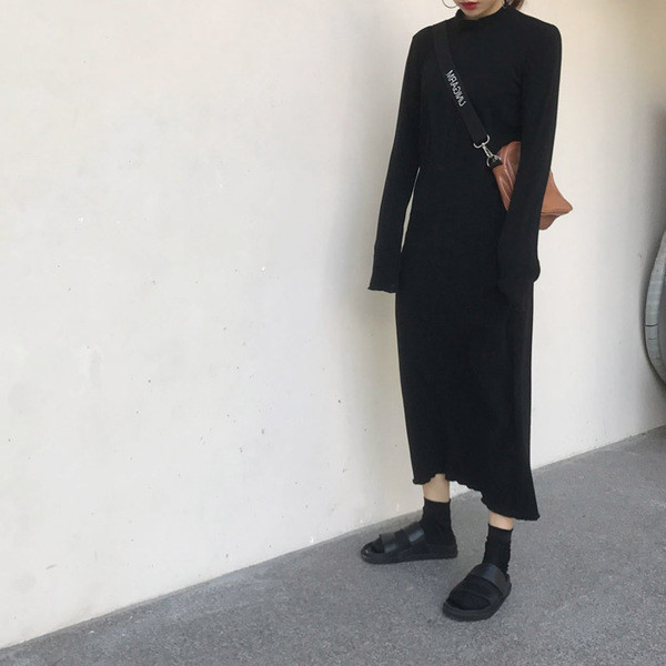 Rochie lungă de damă, lejer, curată, în negru