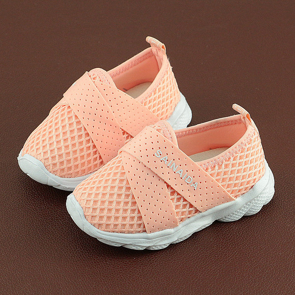 Παιδικά καλοκαιρινά παπούτσια για κορίτσια και αγόρια σε διάφορα χρώματα