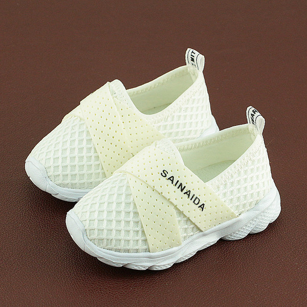 Παιδικά καλοκαιρινά παπούτσια για κορίτσια και αγόρια σε διάφορα χρώματα