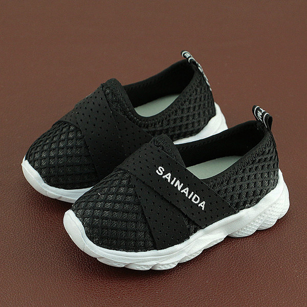 Παιδικά καλοκαιρινά παπούτσια για κορίτσια και αγόρια σε διάφορα χρώματα