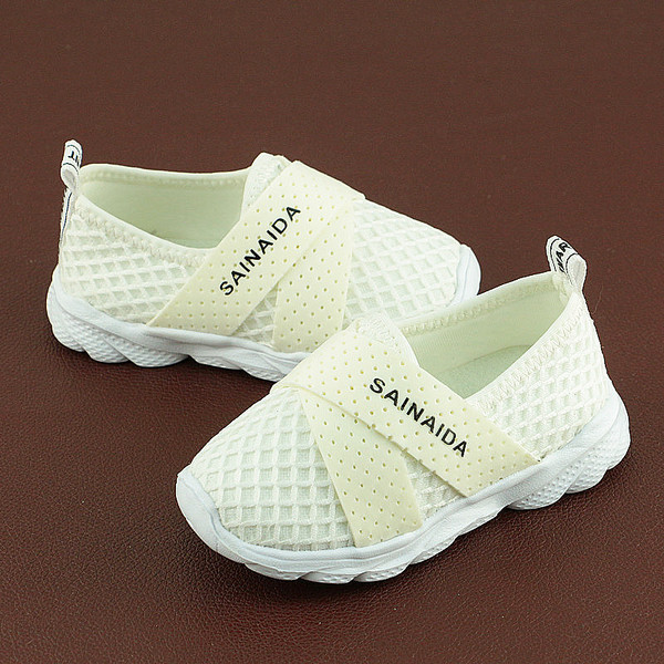 Παιδικά καλοκαιρινά παπούτσια για κορίτσια και αγόρια σε διάφορα χρώματα