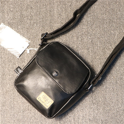 Мъжка мини бизнес чанта,подходяща за ежедневие от еко кожа в черен цвят