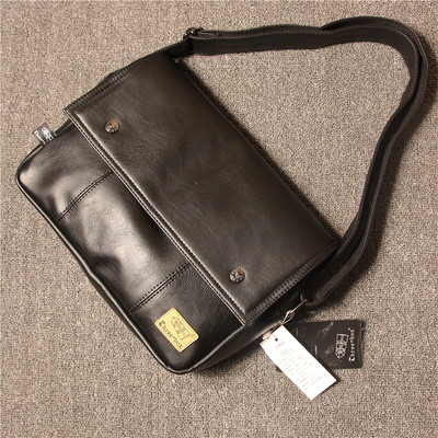 Стилна мъжка бизнес чанта от еко кожа с регулираща дръжка в черен цвят