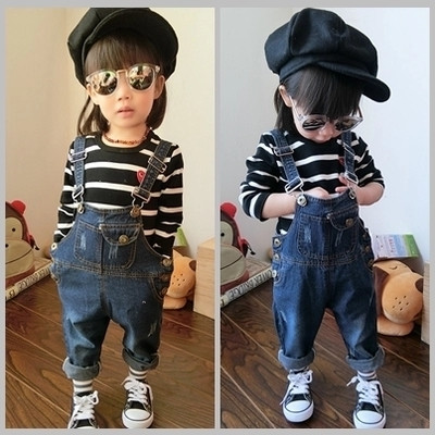 Salopeta pentru copii pentru fete cu buzunare si elemente cu nasturi