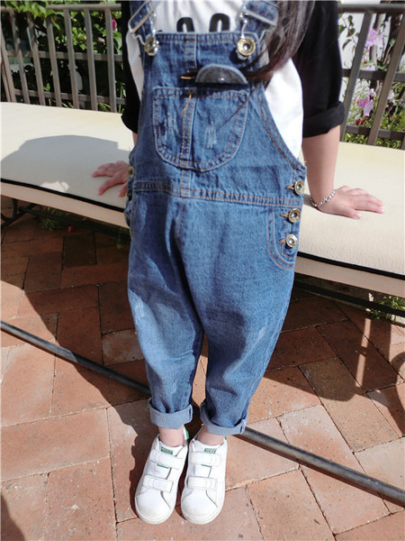 Salopeta pentru copii pentru fete cu buzunare si elemente cu nasturi