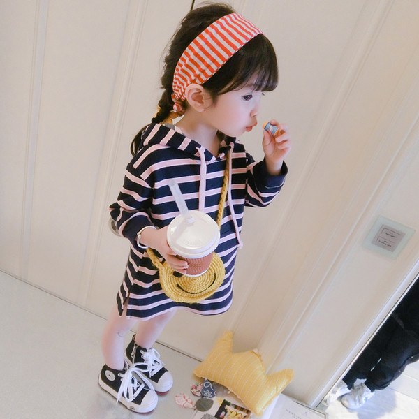 Rochie pentru copii cu gluga si cravate in doua culori