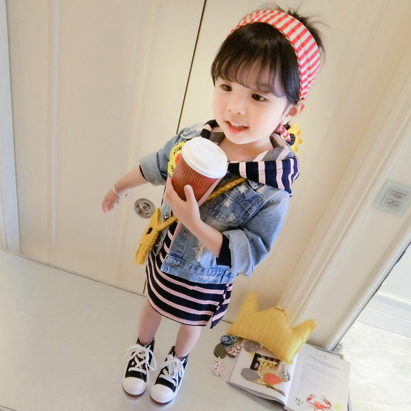 Geaca din blugi pentru fete cu imprimeu color si nasturi