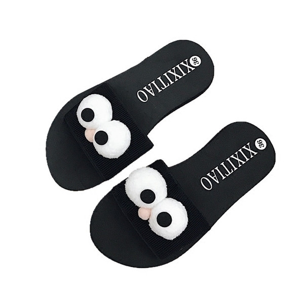 Interesanti papuci de dama aplicatie 3D in negru, doua modele cu talpa plata si platforma