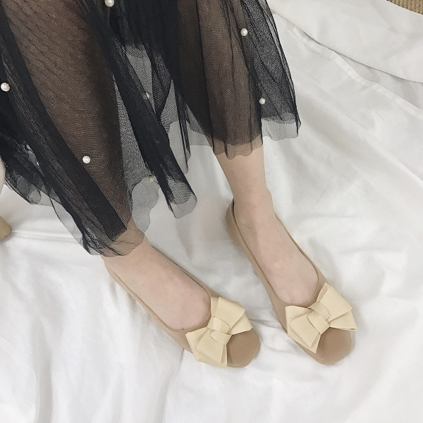 Κομψά γυναικεία παπούτσια για καθημερινή χρήση με επίπεδη σόλα και έγχρωμη κορδέλα σε διάφορα χρώματα