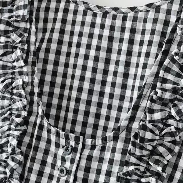 Maieu de damă în carouri de culoare roșu și negru potrivit pentru utilizarea de zi cu zi