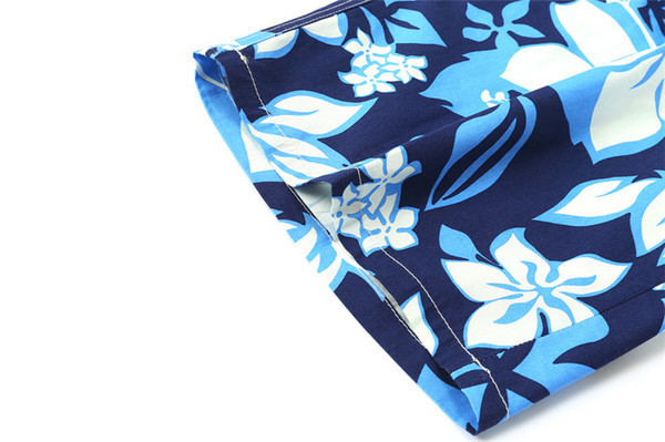 Pantaloni scurți pentru bărbați în două culori cu motive florale