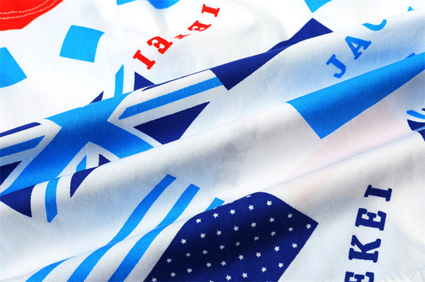 Férfi rövidnadrág fehér színben, színes nyomattal