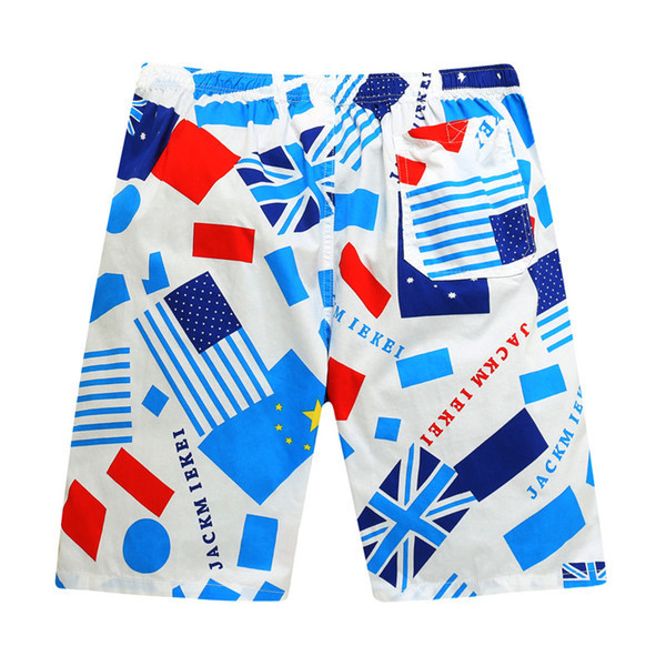 Férfi rövidnadrág fehér színben, színes nyomattal