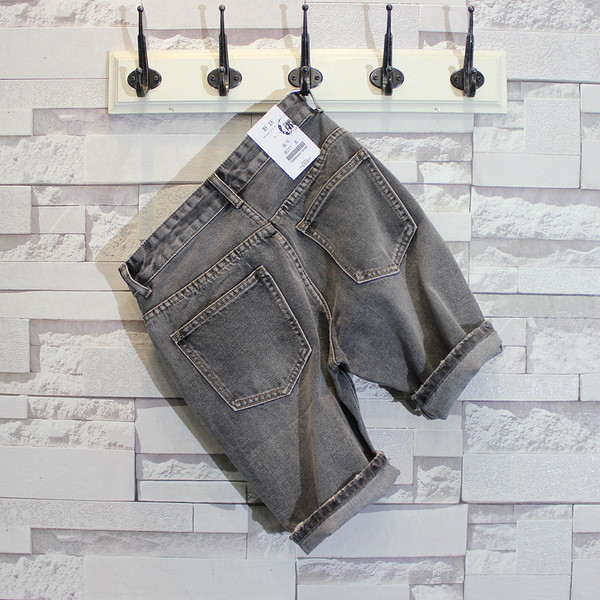 Rövid férfi farmer, sötét zsebekkel