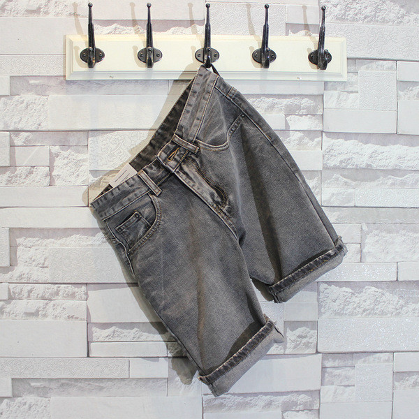 Rövid férfi farmer, sötét zsebekkel