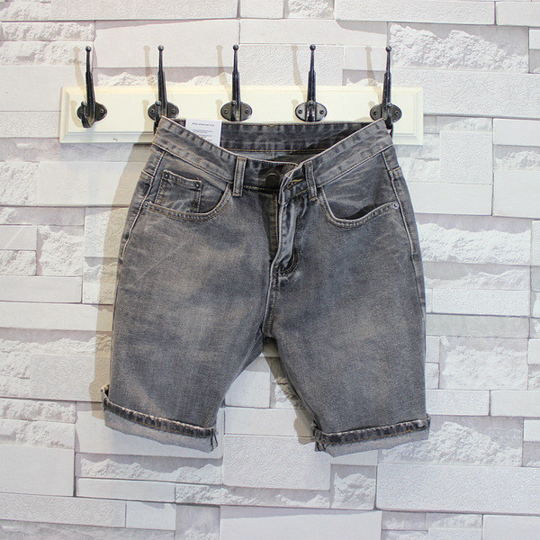 Rövid férfi farmer, sötét zsebekkel