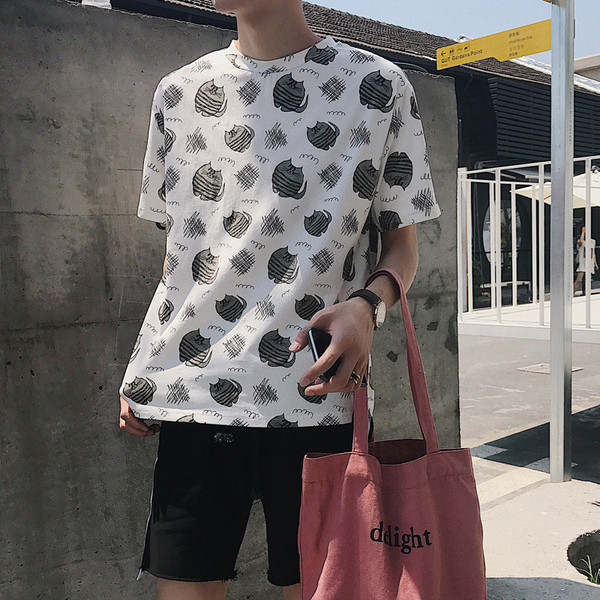 Stílusos férfi blúz, rövid ujjú mintával