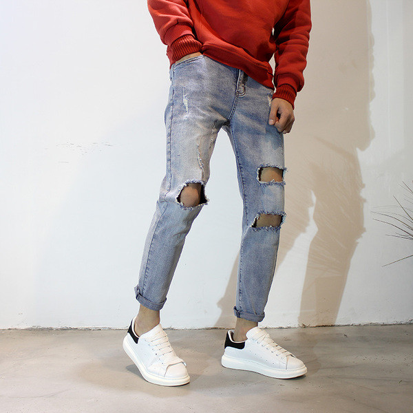 Blugi de bărbați de culoare deschisă cu motive rupte