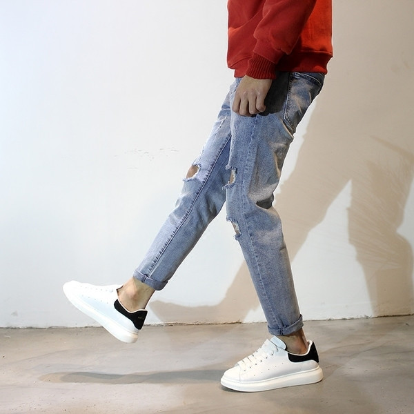 Blugi de bărbați de culoare deschisă cu motive rupte