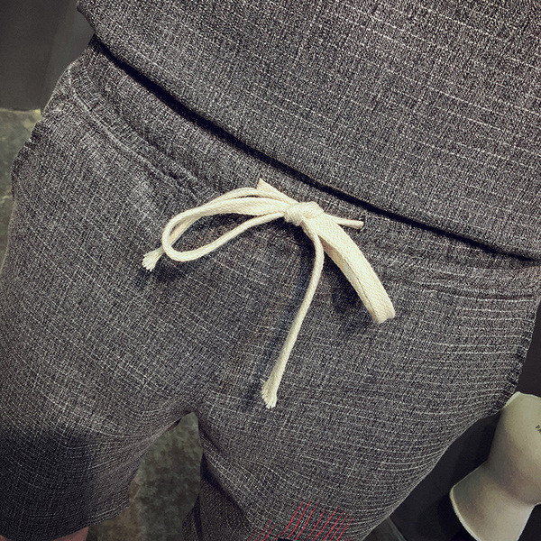 Hétköznapi férfi öltöny, két részből álló mini öltöny - rövid ujjú blúz és rövidnadrág