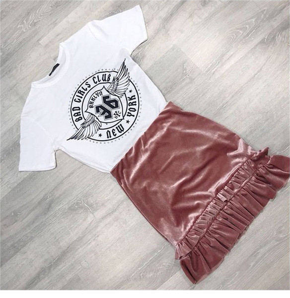 Stílusos női szett két részből - szoknya és bársony felső