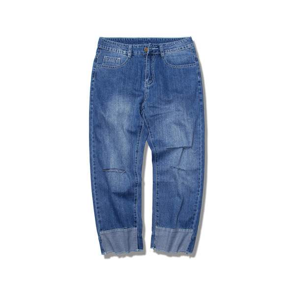 Egyszerű férfi farmer foltokkal és érdekes szegéllyel, világos színben