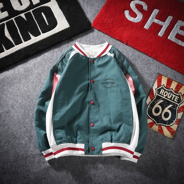 Sport-alkalmi férfi kabát O-alakú gallérral és érdekes felirattal a hátán több színben