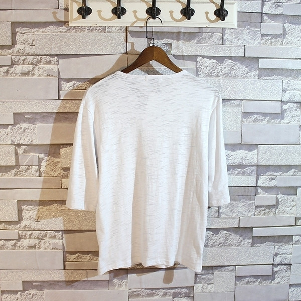 Sima férfi póló három színben, gombos, O alakú gallérral