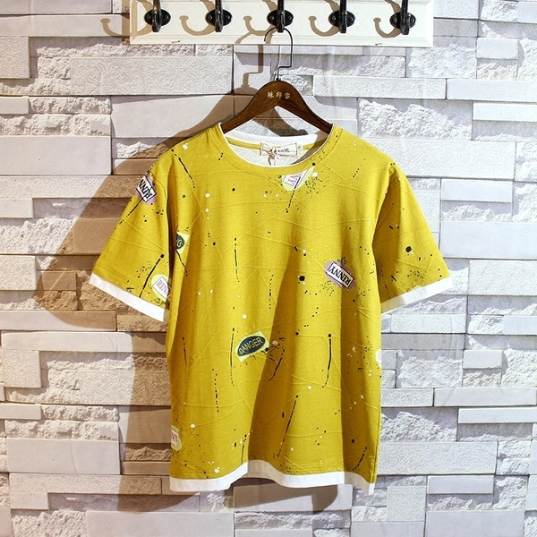 Alkalmi férfi póló rövid ujjal friss színekben és mintával