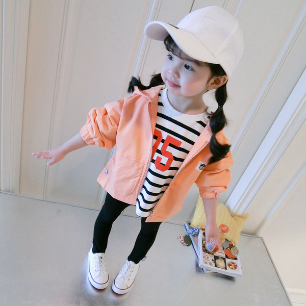 Tavaszi-őszi kabát lányoknak kapucnival és rátéttel, három színben