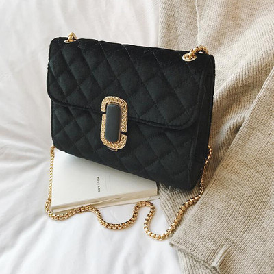 Stílusos női táska fém fogantyúval, különböző színekben