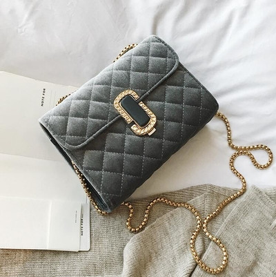 Stílusos női táska fém fogantyúval, különböző színekben