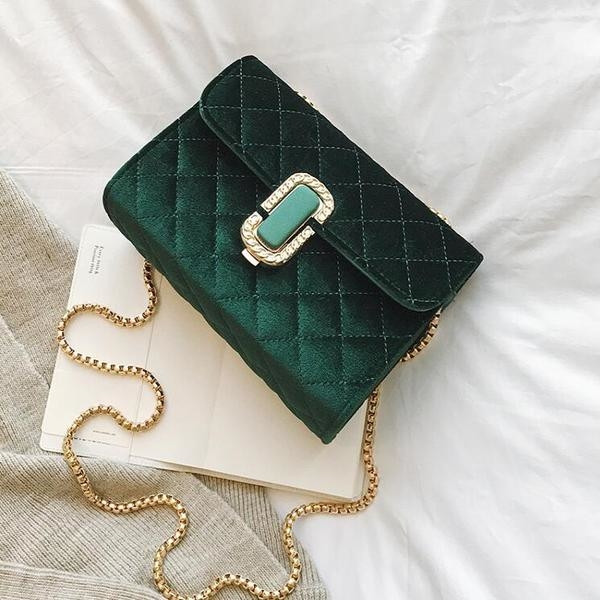 Stílusos női táska fém fogantyúval, különböző színekben