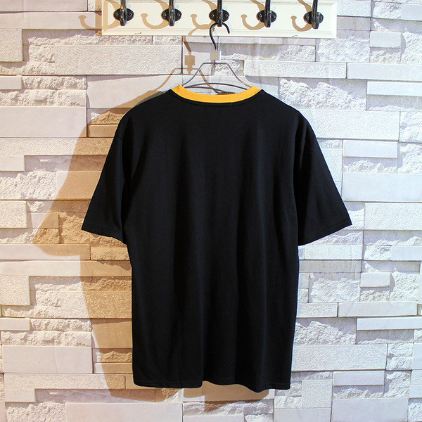 Ανδρικό αθλητικό μπλουζάκι με κολάρο και επιγραφή σε σχήμα O