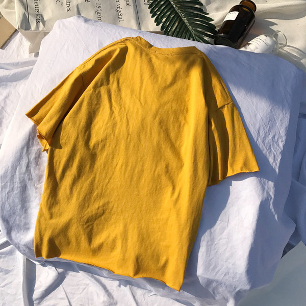 Férfi sportpóló O-alakú gallérral, érdekes felirattal két színben