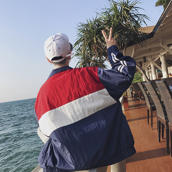 Sport-alkalmi férfi kabát O-alakú gallérral széles modellben, két színben