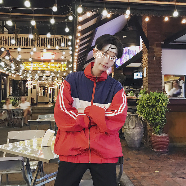 Sport-alkalmi férfi kabát O-alakú gallérral széles modellben, két színben