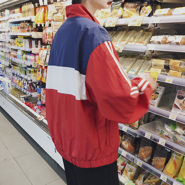 Sport-alkalmi férfi kabát O-alakú gallérral széles modellben, két színben