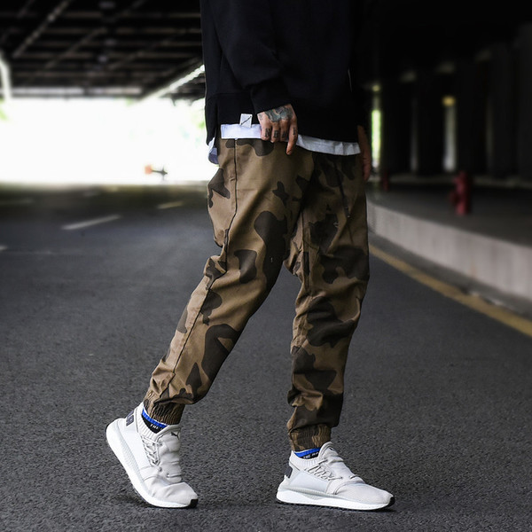 Camouflage ανδρικά αθλητικά παντελόνια με κορδόνια και τσέπες σε δύο χρώματα