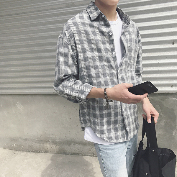 Stílusos férfi kockás ing V-alakú gallérral, három színben