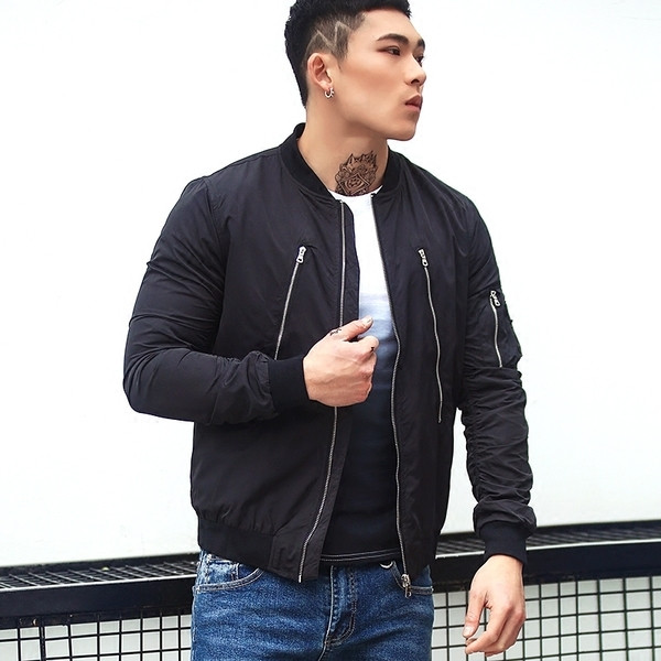 Tavaszi férfi kabát cipzáros elemekkel, a színekben