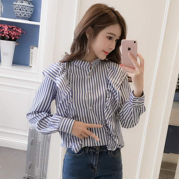 Sportos és elegáns női csíkos ing