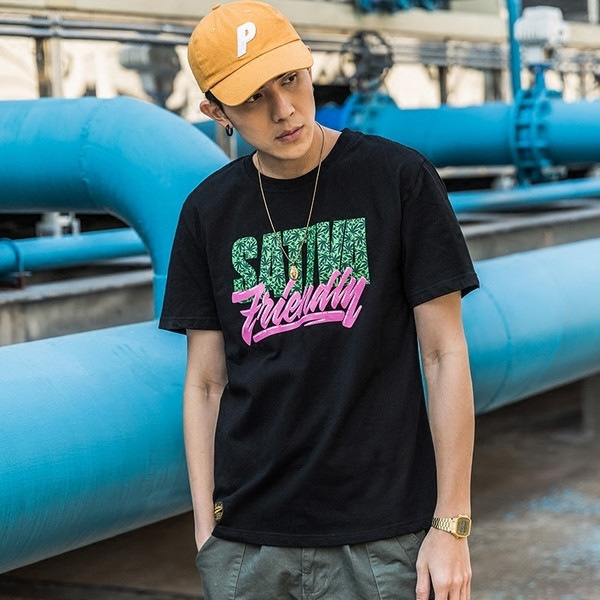 Μπλούζα με κοντό μανίκι με ενδιαφέρουσα εκτύπωση σε δύο χρώματα