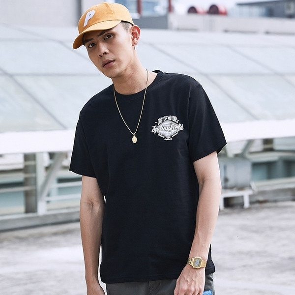 Alkalmi férfi blúz rövid ujjal, fehér és fekete mintával