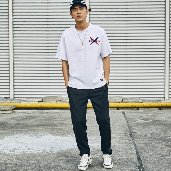 Ανδρική μπλούζα 3/4 μανίκι με ενδιαφέρουσα εκτύπωση σε άσπρο και μαύρο χρώμα